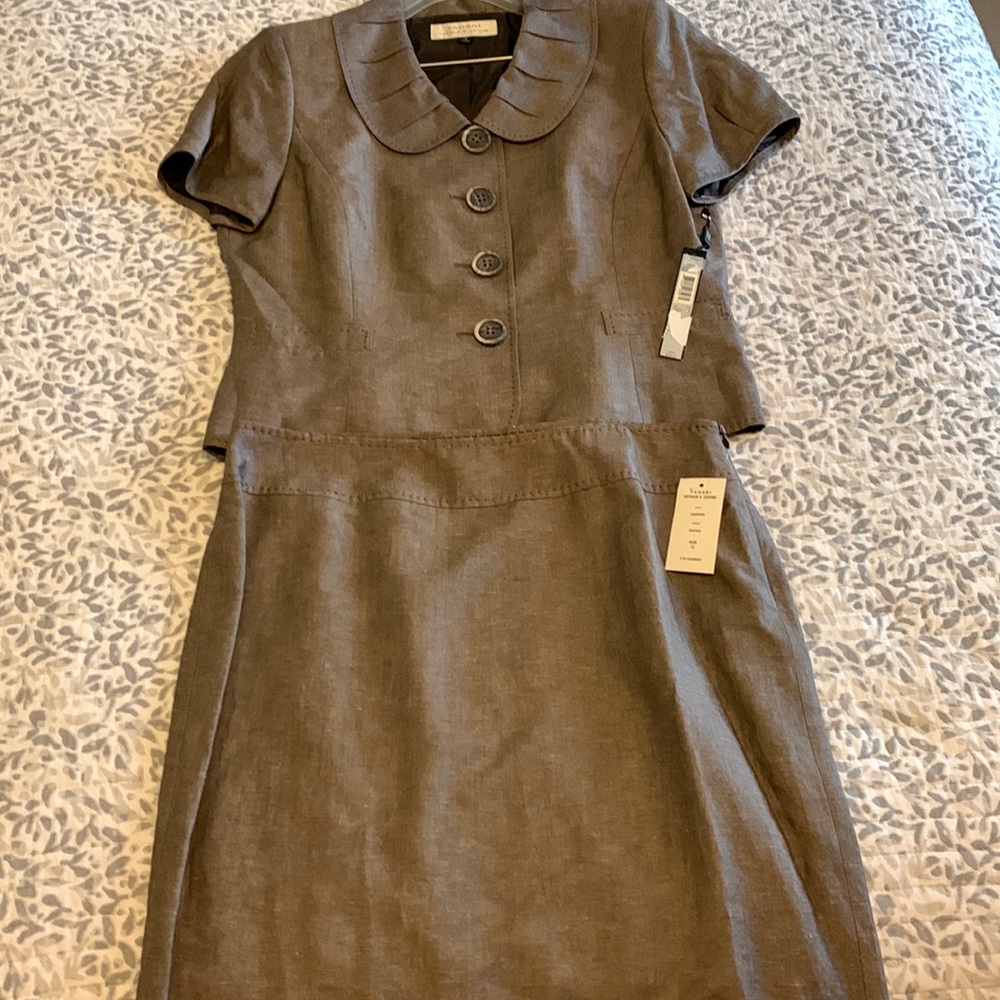 Light weight summery skirt suit for work or church very beautiful details